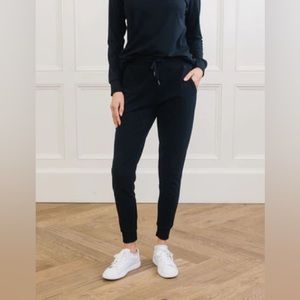 Cozy Earth Bamboo Vicose joggers black size m